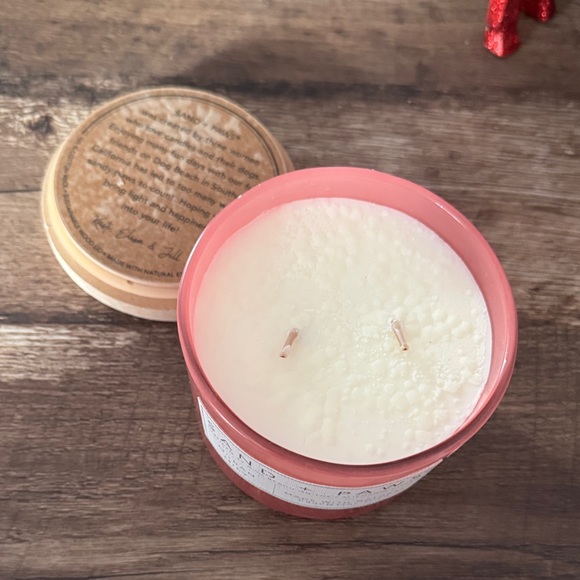 NWT Sand + Paws Ocean Mist Goldendoodle Candle - Picture 4 of 4